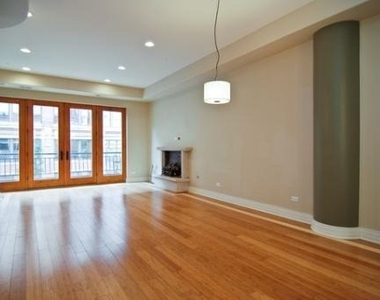 918 W Van Buren Street - Photo Thumbnail 1
