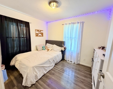 419 Singapore Lane - Photo Thumbnail 14