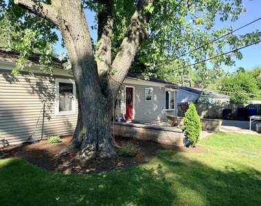 419 Singapore Lane - Photo Thumbnail 3