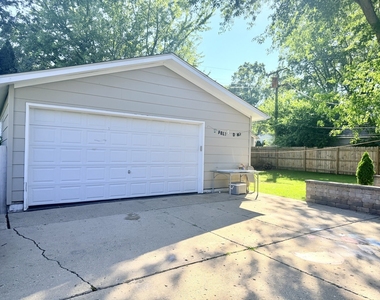419 Singapore Lane - Photo Thumbnail 1