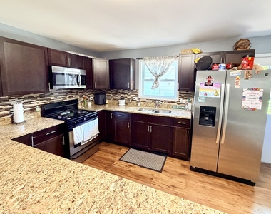 419 Singapore Lane - Photo Thumbnail 5