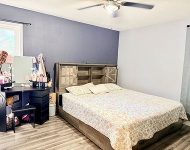 419 Singapore Lane - Photo Thumbnail 11