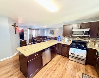 419 Singapore Lane - Photo Thumbnail 13