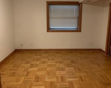 3734 N Sheffield Avenue - Photo Thumbnail 2