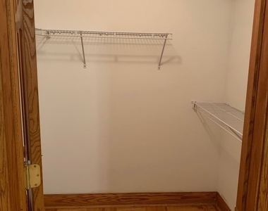 3734 N Sheffield Avenue - Photo Thumbnail 7