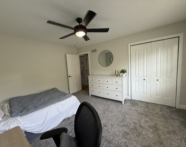 1550 W Goldengate Drive - Photo Thumbnail 20