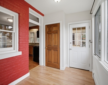 7236 W Pratt Avenue - Photo Thumbnail 11