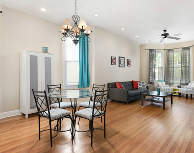 1512 W School Street - Photo Thumbnail 1