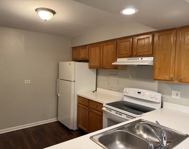 4424 Euclid Avenue - Photo Thumbnail 8