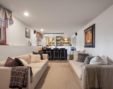 517 Longwood Drive - Photo Thumbnail 14