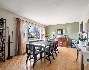 517 Longwood Drive - Photo Thumbnail 1