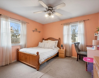 517 Longwood Drive - Photo Thumbnail 10