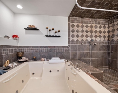 517 Longwood Drive - Photo Thumbnail 19