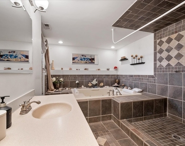 517 Longwood Drive - Photo Thumbnail 18