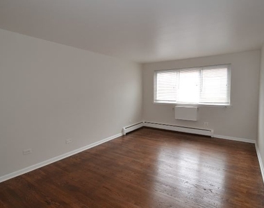 1040 W Hollywood Avenue - Photo Thumbnail 6
