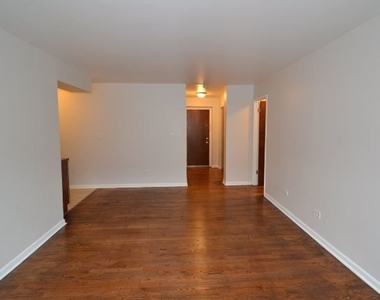 1040 W Hollywood Avenue - Photo Thumbnail 8