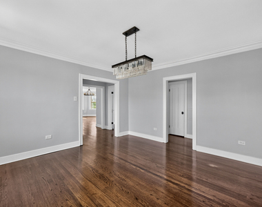 1101 S Oak Park Avenue - Photo Thumbnail 4