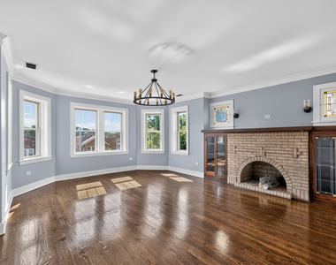 1101 S Oak Park Avenue - Photo Thumbnail 1