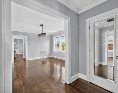 1101 S Oak Park Avenue - Photo Thumbnail 3