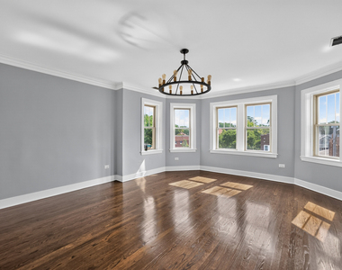 1101 S Oak Park Avenue - Photo Thumbnail 2