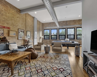 1015 W Lake Street - Photo Thumbnail 3