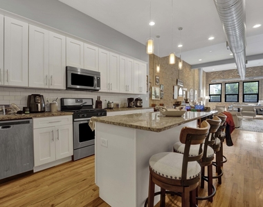 1015 W Lake Street - Photo Thumbnail 1