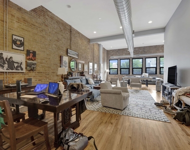 1015 W Lake Street - Photo Thumbnail 4