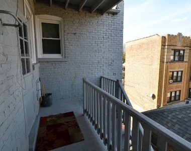 6326 N Artesian Avenue - Photo Thumbnail 19