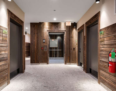 1257 N Ashland Avenue - Photo Thumbnail 3