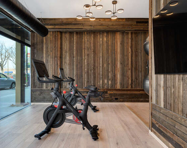 1257 N Ashland Avenue - Photo Thumbnail 5
