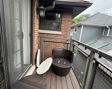 2145 W Fletcher Street - Photo Thumbnail 16