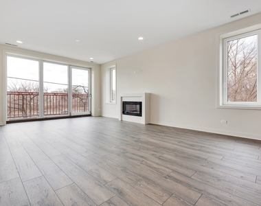 2824 W Van Buren Street - Photo Thumbnail 4