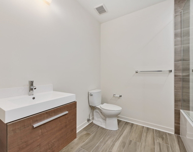 2824 W Van Buren Street - Photo Thumbnail 12