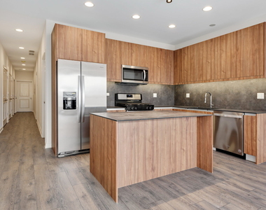 2824 W Van Buren Street - Photo Thumbnail 7