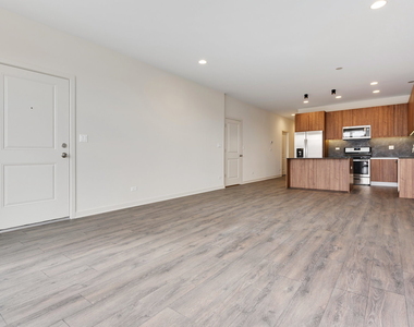 2824 W Van Buren Street - Photo Thumbnail 1