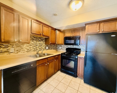 1112 Ekstam Drive - Photo Thumbnail 2