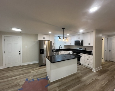 1707 Winthrop Lane - Photo Thumbnail 2