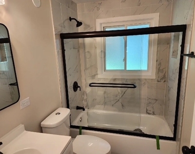 1707 Winthrop Lane - Photo Thumbnail 7