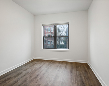 1904 N Whipple Street - Photo Thumbnail 14