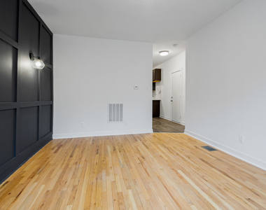1904 N Whipple Street - Photo Thumbnail 12