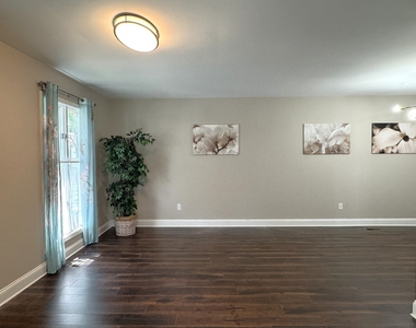 6652 Fernwood Drive - Photo Thumbnail 2