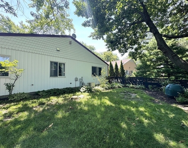 6652 Fernwood Drive - Photo Thumbnail 17