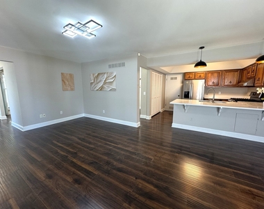6652 Fernwood Drive - Photo Thumbnail 7