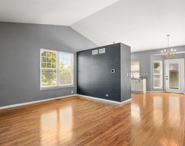 776 Chesterfield Lane - Photo Thumbnail 3
