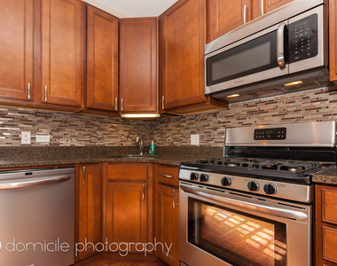 815 W Newport Avenue - Photo Thumbnail 2