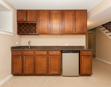 815 W Newport Avenue - Photo Thumbnail 15