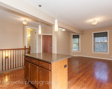 815 W Newport Avenue - Photo Thumbnail 5