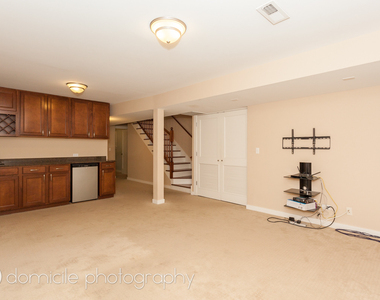 815 W Newport Avenue - Photo Thumbnail 14