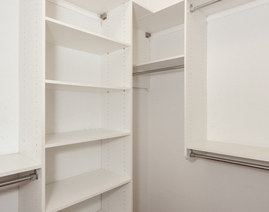 815 W Newport Avenue - Photo Thumbnail 9