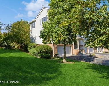 271 Evergreen Circle - Photo Thumbnail 1